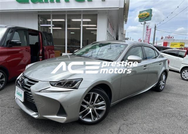 Lexus IS300 2019