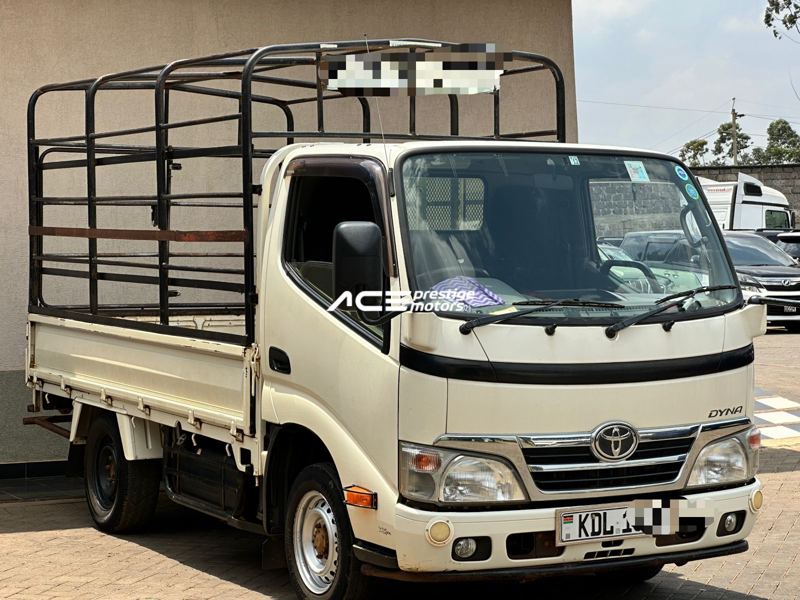 Toyota Dyna 2015