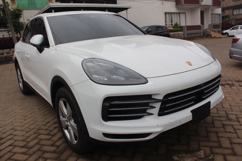 Porsche Cayenne Leather Sunroof 2019 70,000 Kms