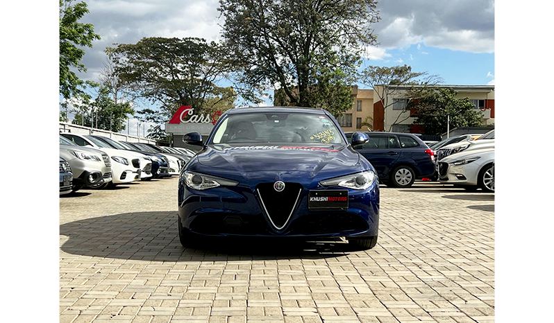 2017 Alfa Romeo Giulia Super