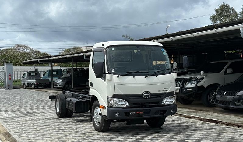 2017 Hino Dutro 3 Ton