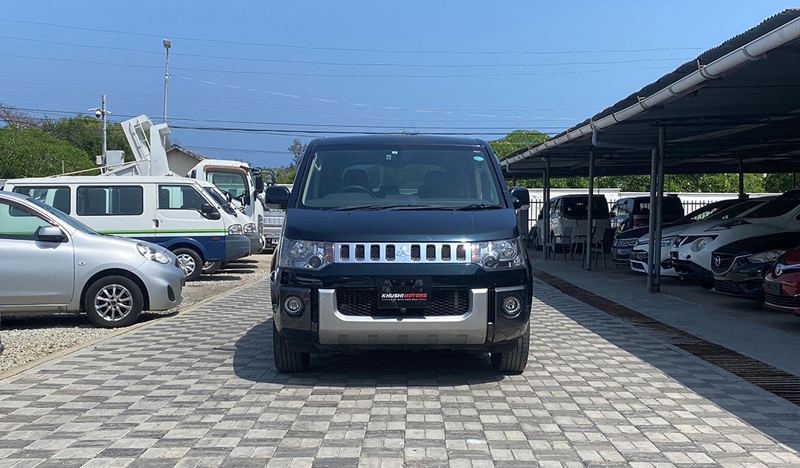 2017 Mitsubishi Delica D5
