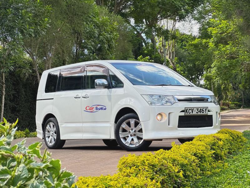 2012 Mitsubishi Delica