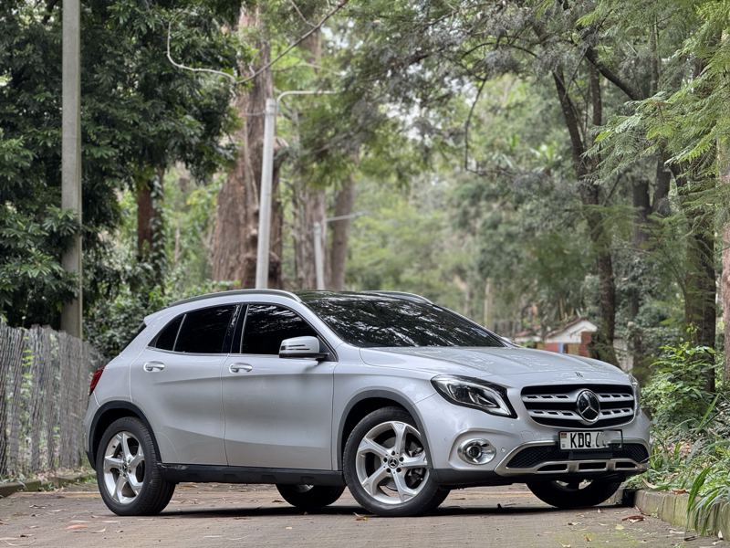 2015 MERCEDES BENZ GLA220 4MATIC