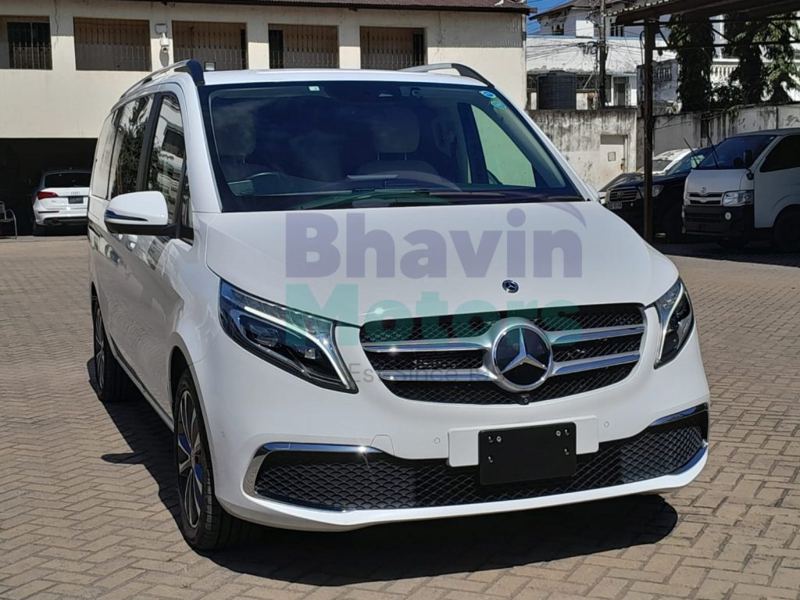 3822 Mercedes Benz V220D