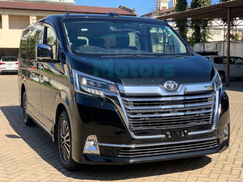 3802 Toyota GranAce