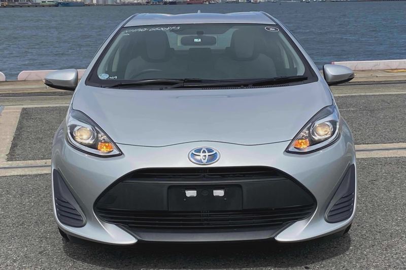 TOYOTA AQUA 2017