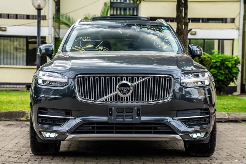 2020 Volvo XC90 T6 AWD with Panoramic sunroof