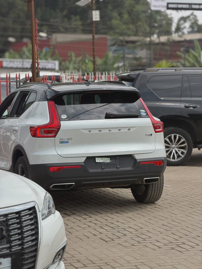 2019 Volvo XC40 White