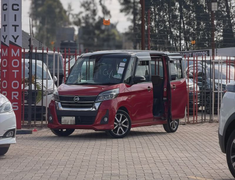 2019 Nissan Dayz Roox Red