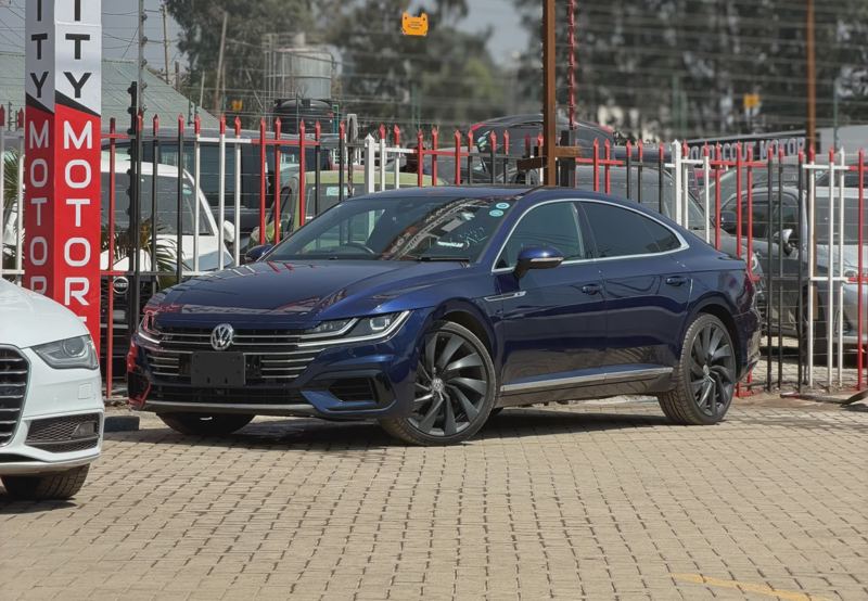 2019 Volkswagen Arteon Blue