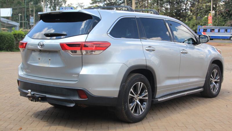 2018 Toyota Highlander: Spacious, Comfortable