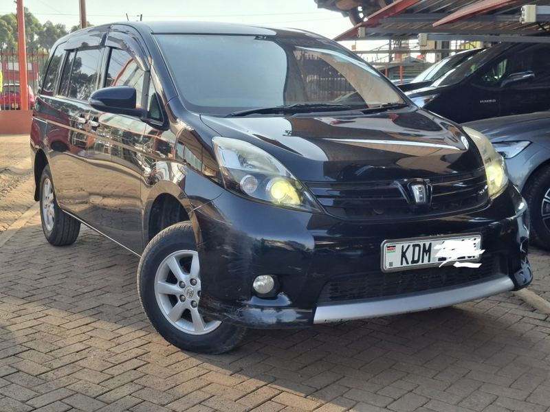 2016 Toyota ISIS Platana