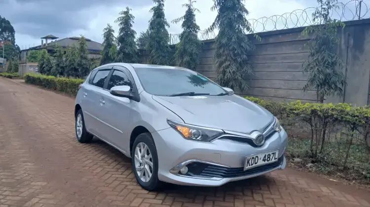 Toyota Auris 2015