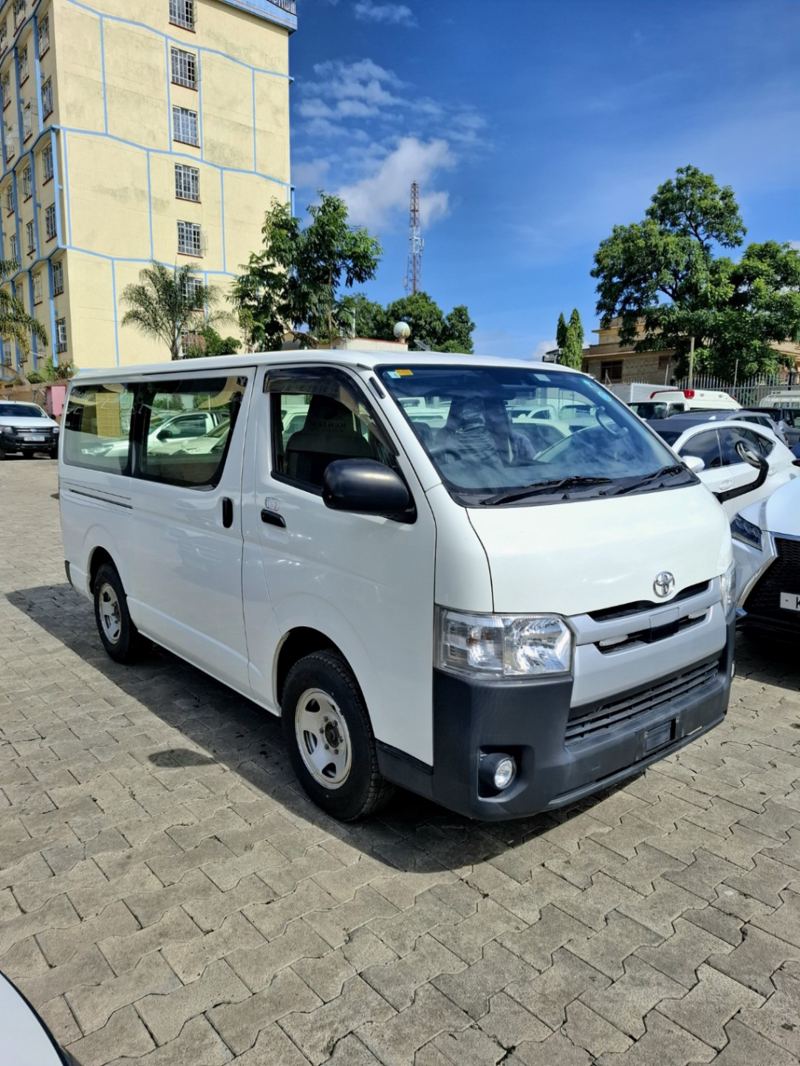 2019 TOYOTA HIACE-D 4WD