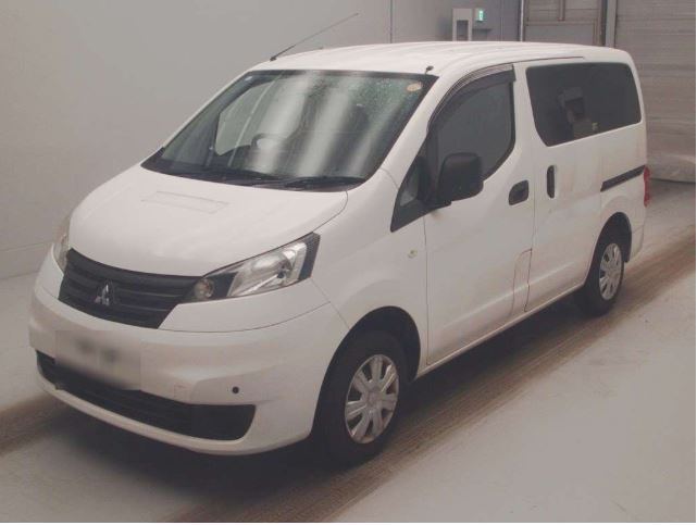 2019 Mitsubishi Delica Nv200