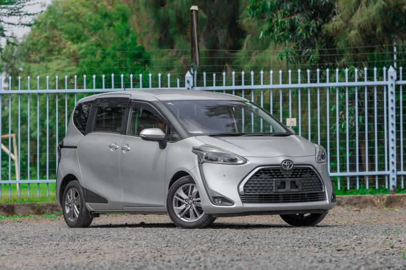 Toyota Sienta 2019