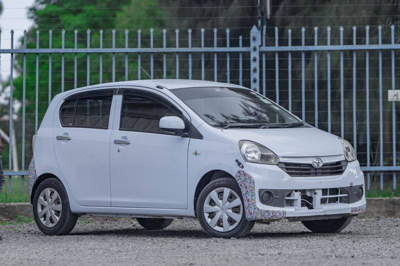 Toyota PIXIS 2015