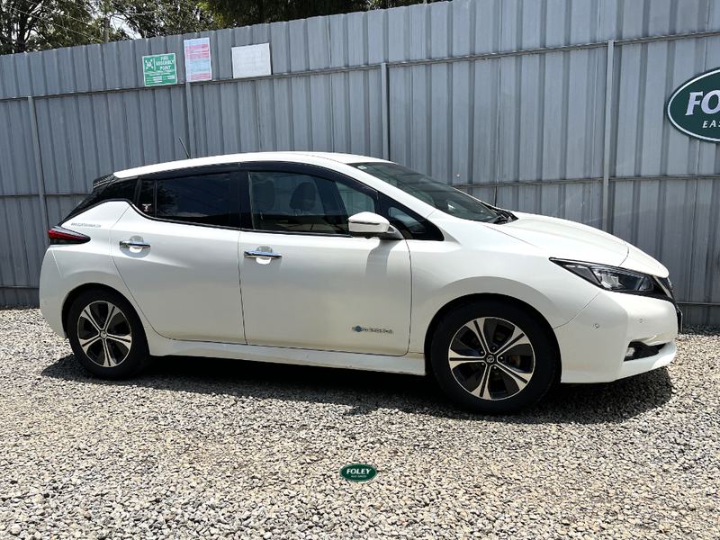 NISSAN LEAF EV (KDP 826W)