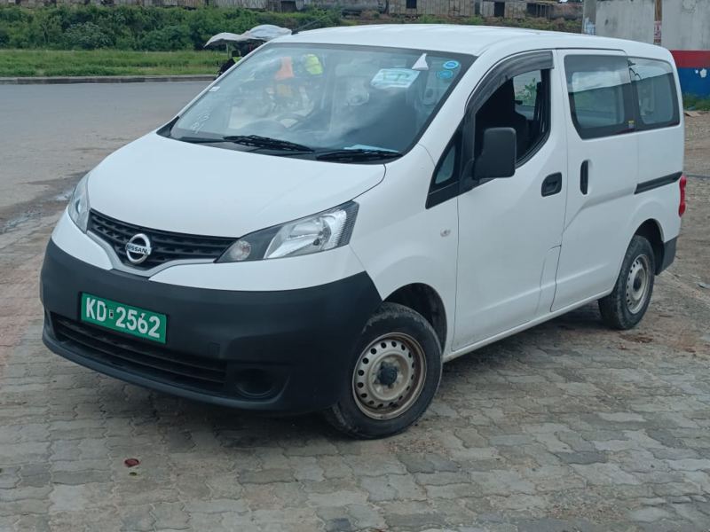 NISSAN NV200