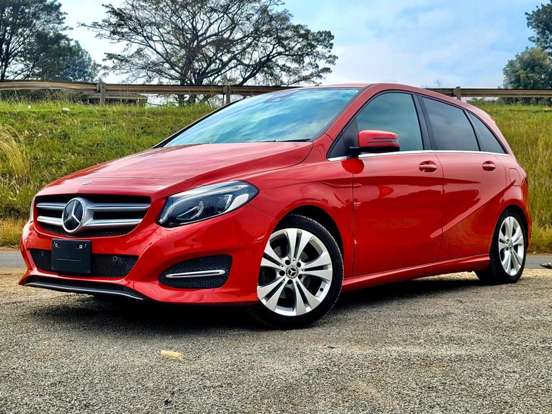 2018 – Mercedes Benz B180 – Red