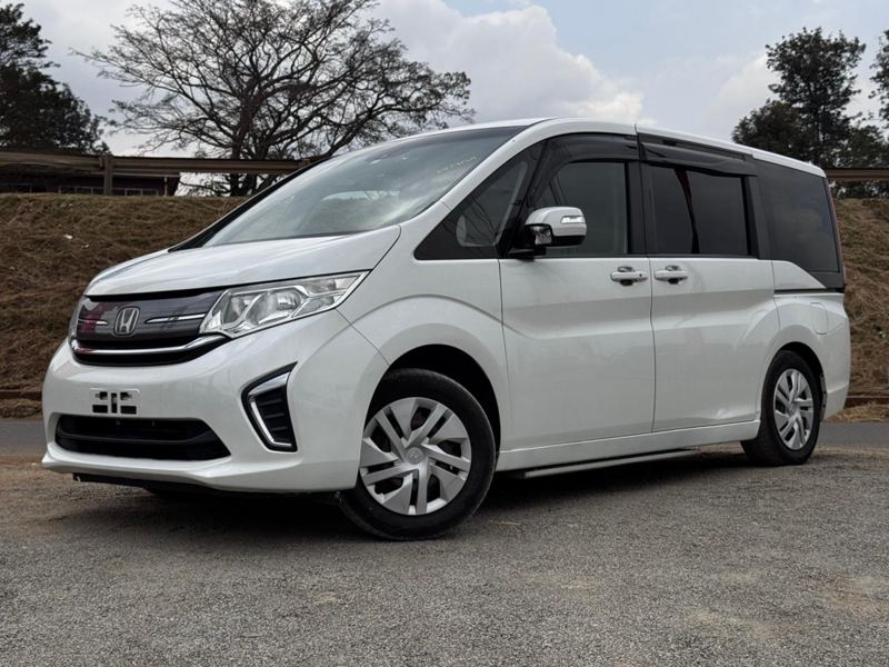 2018 – Honda Stepwagon – White