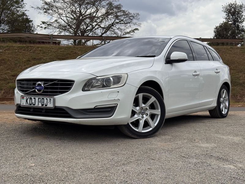 2015 – Volvo V60 – White
