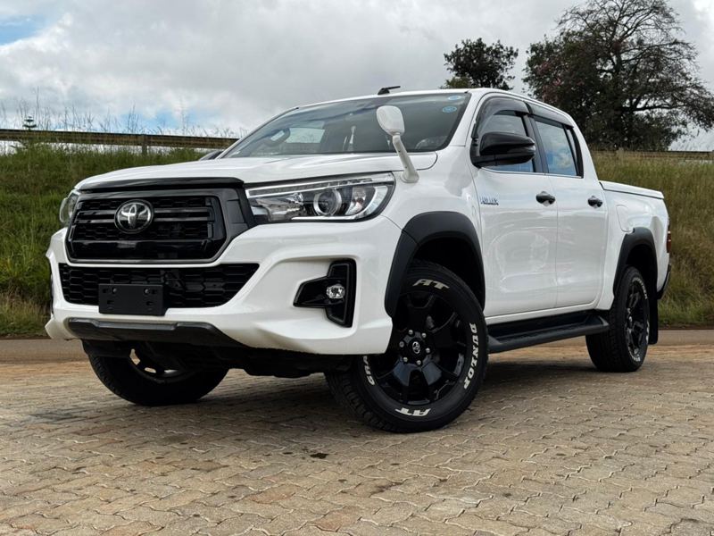 2020 -Toyota Hilux Double Cab -White