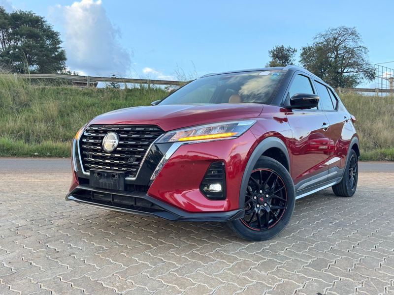 2020- Nissan Kicks -Wine Red