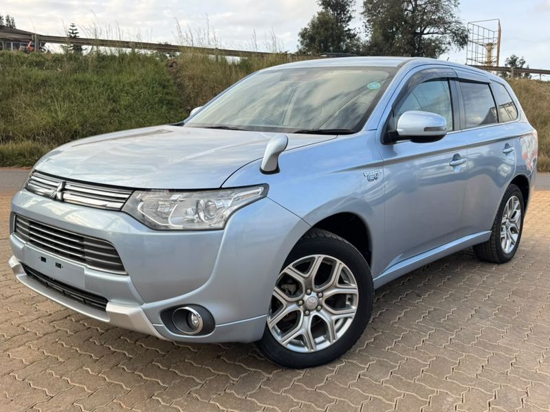 2016-Mitsubishi Outlander PHEV-Sky Blue