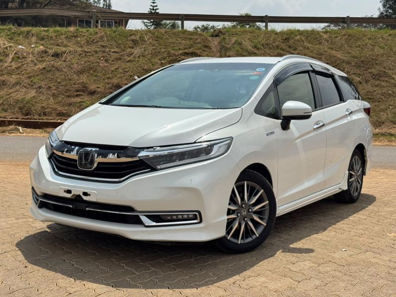 2019- Honda Shuttle Hybrid- White