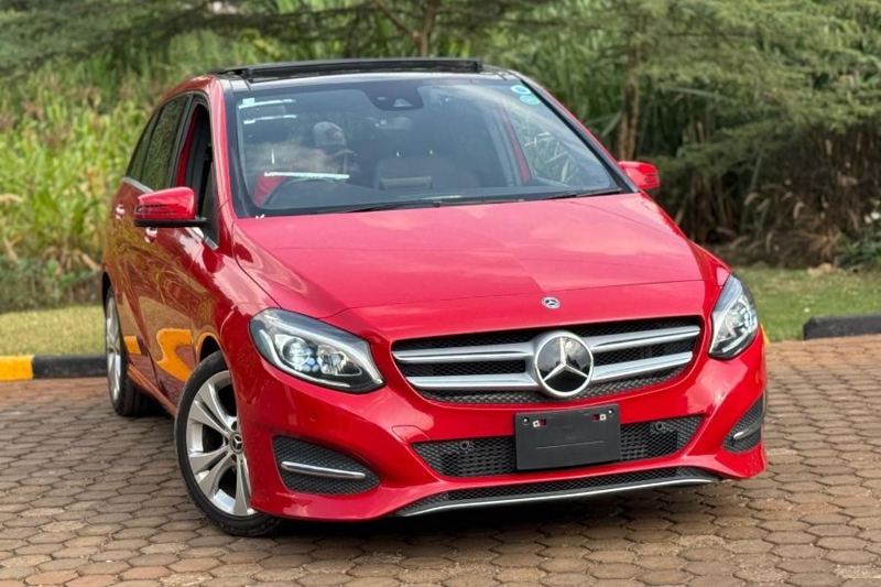 Mercedes Benz B180