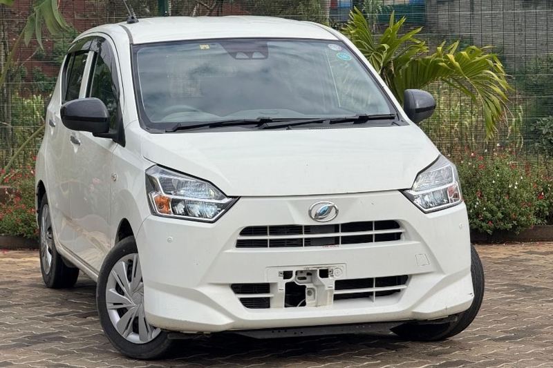 2018 Daihatsu Mira 660cc petrol