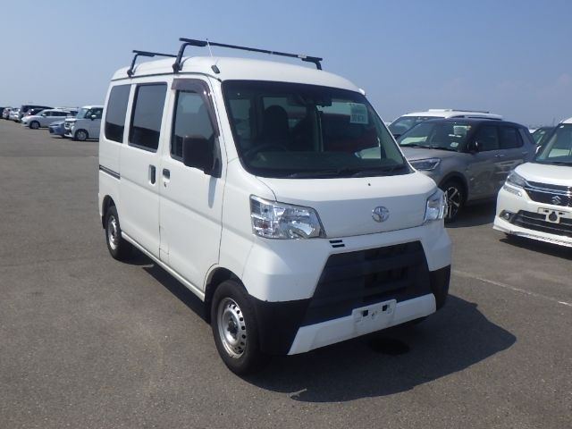 TOYOTA PIXIS VAN 2019