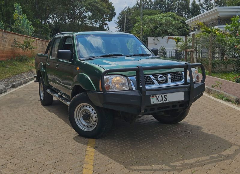 Nissan Hardbody D-Cab