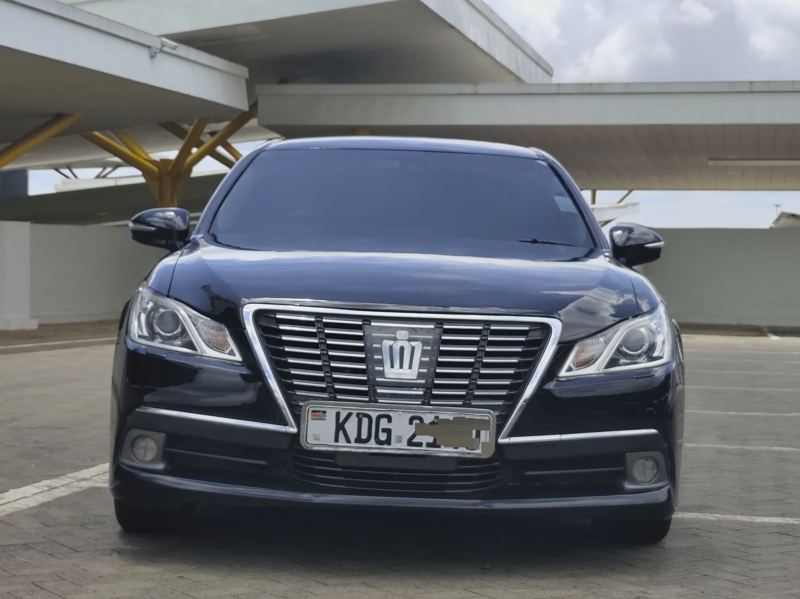 2014 Toyota CROWN Sedan