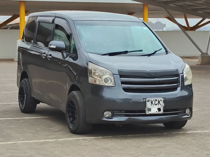2009 Toyota NOAH SUV
