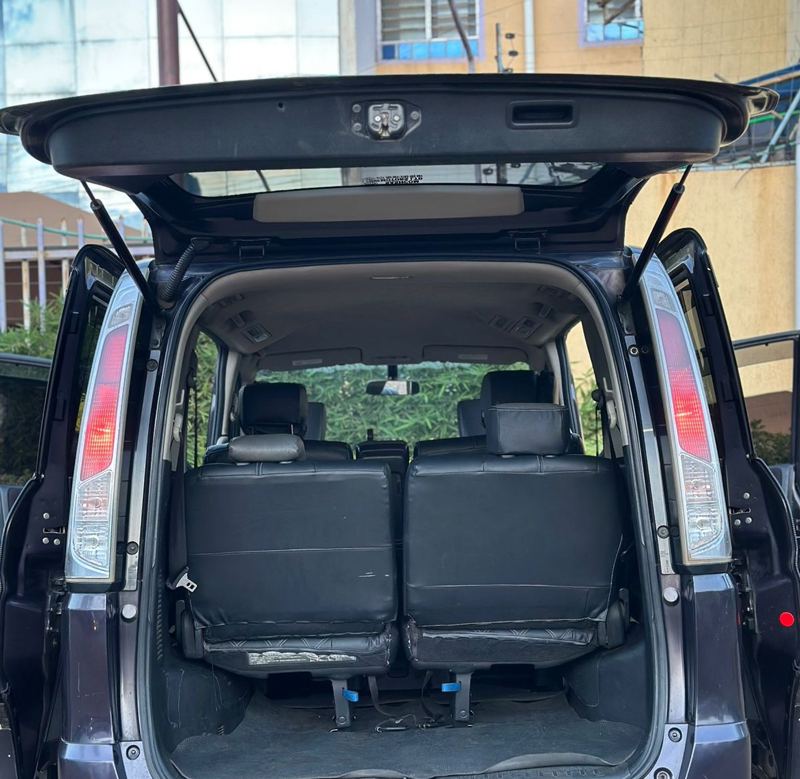 2012 Nissan Serena