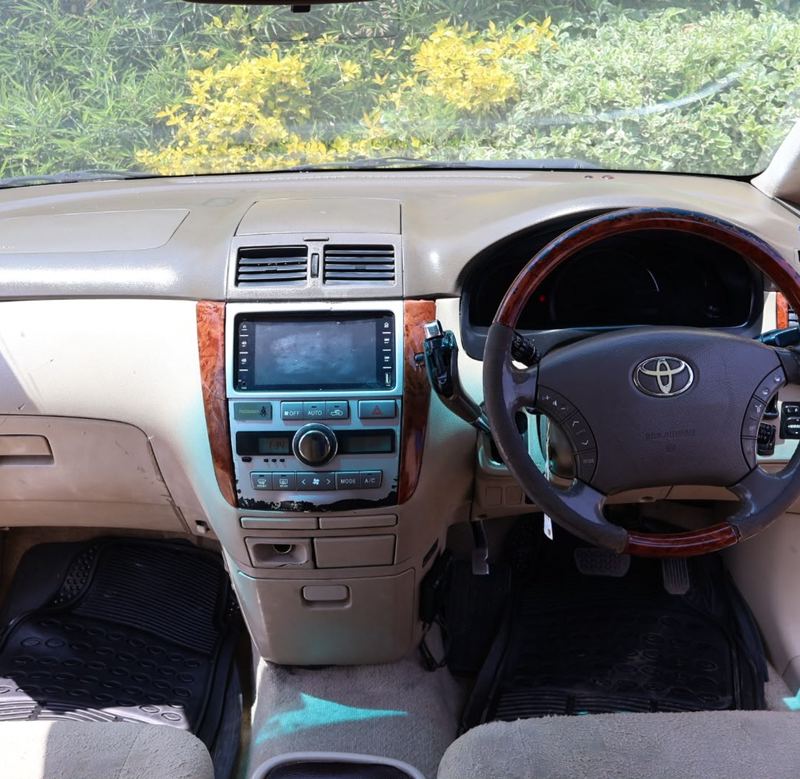 2005 Toyota Ipsum