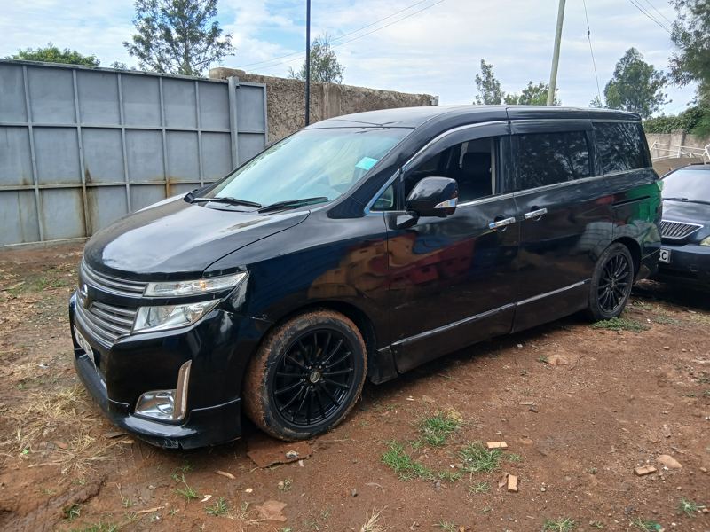 2016 Nissan EL_GRAND