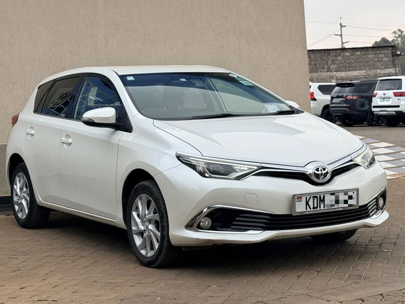 2016 Toyota AURIS