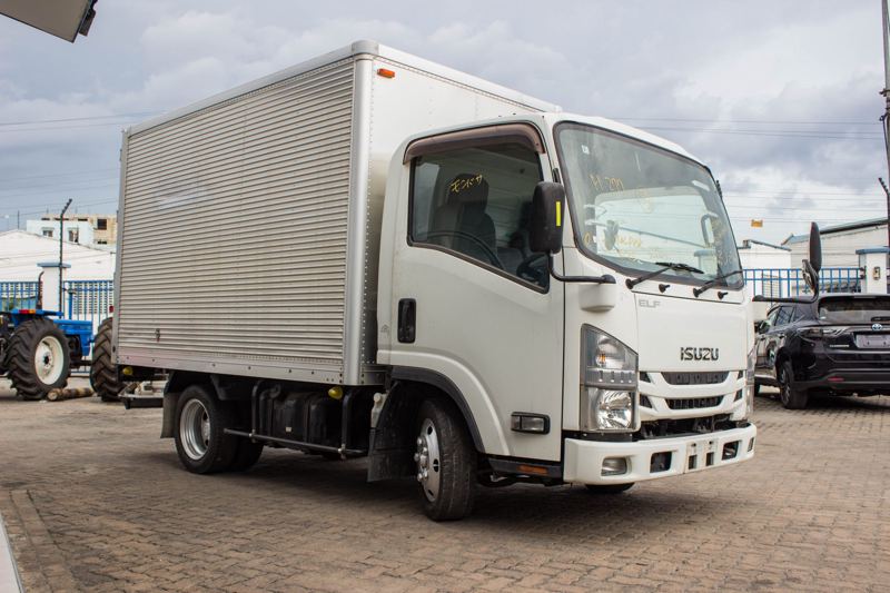 Isuzu ELF Truck 2016