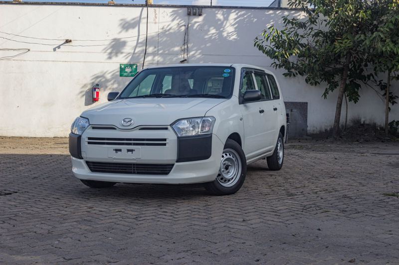 Mazda Familia 2018
