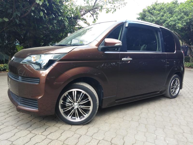 Toyota spade 2015