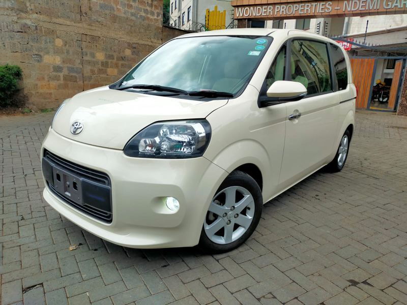 Toyota porte 2015