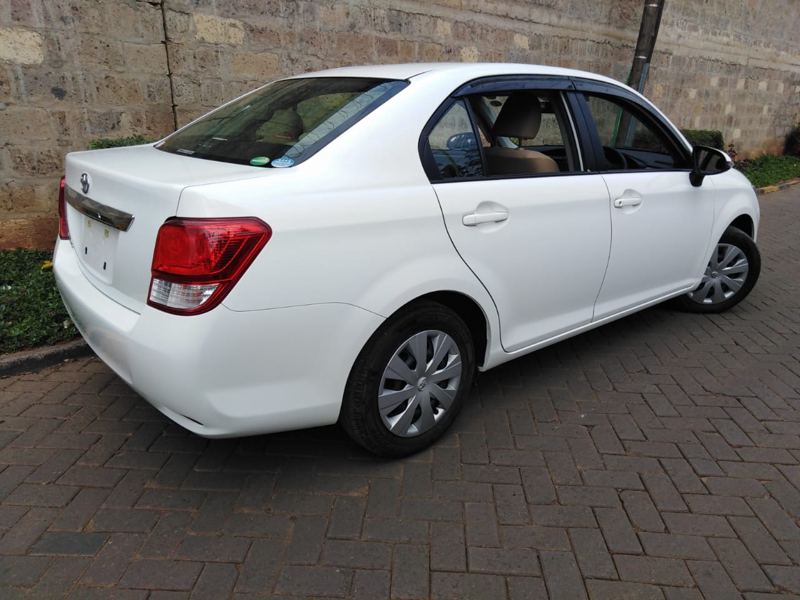 Toyota axio 2015