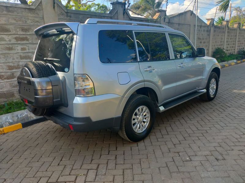Mitsubishi Pajero 2015