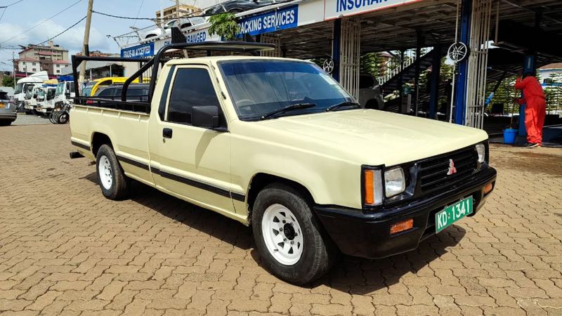 2004 Mitsubishi L200