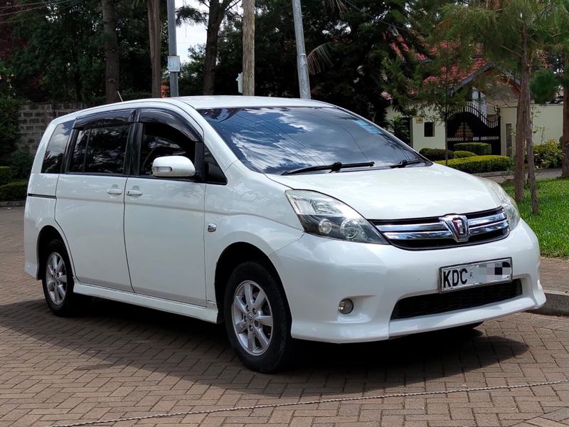 2013 TOYOTA ISIS