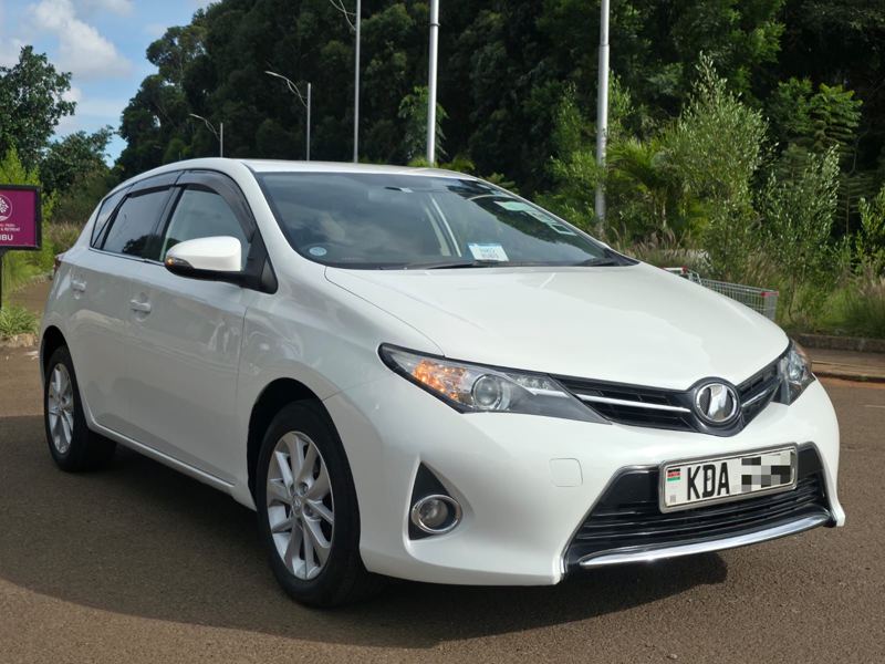 2013 TOYOTA AURIS